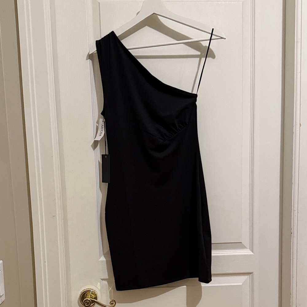 Aritzia Spotlight Black One-Shoulder Dress
